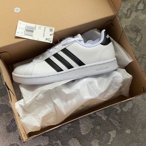 Adidas Grand Court Womens US 7.5 Brand new w/ box!